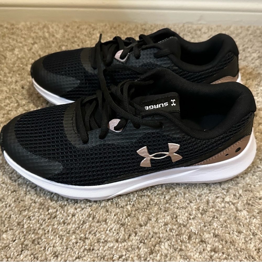 New womens under armour shoes size 7.5